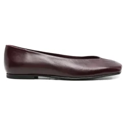 Zapatos planos de punta cuadrada